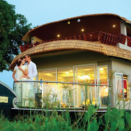 Indiavacationz Houseboats Hotel Alappuzha Ngoại thất bức ảnh