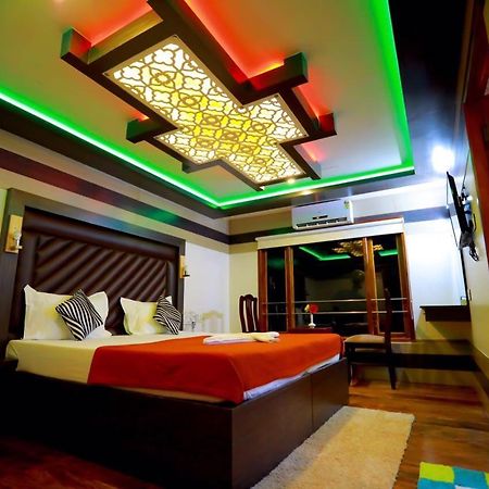 Indiavacationz Houseboats Hotel Alappuzha Ngoại thất bức ảnh