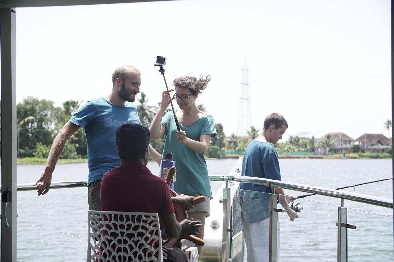 Indiavacationz Houseboats Hotel Alappuzha Ngoại thất bức ảnh