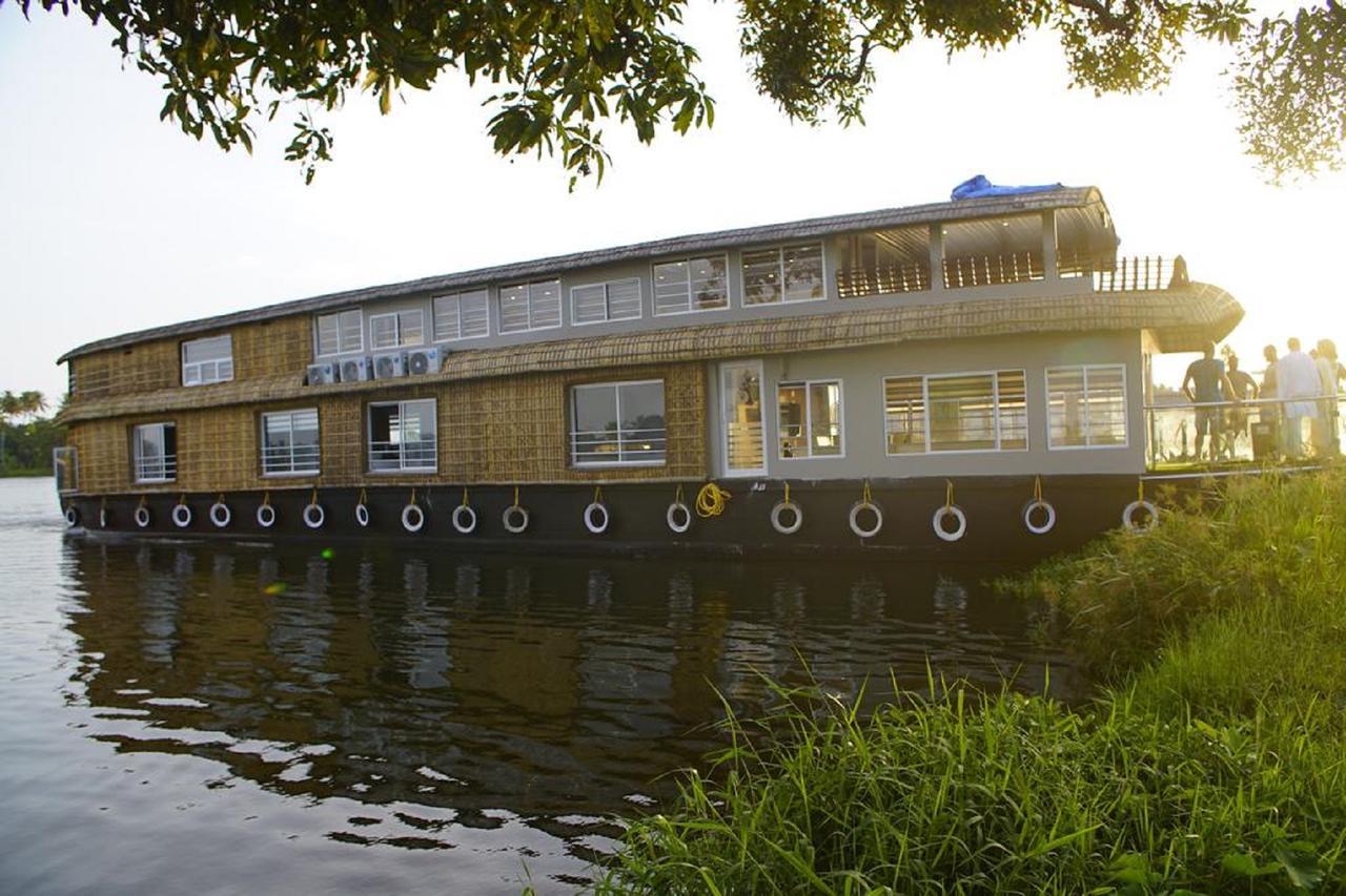 Indiavacationz Houseboats Hotel Alappuzha Ngoại thất bức ảnh