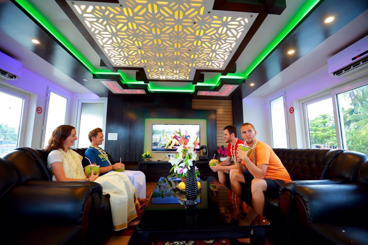 Indiavacationz Houseboats Hotel Alappuzha Ngoại thất bức ảnh