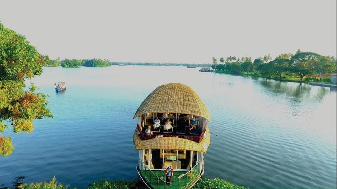 Indiavacationz Houseboats Hotel Alappuzha Ngoại thất bức ảnh