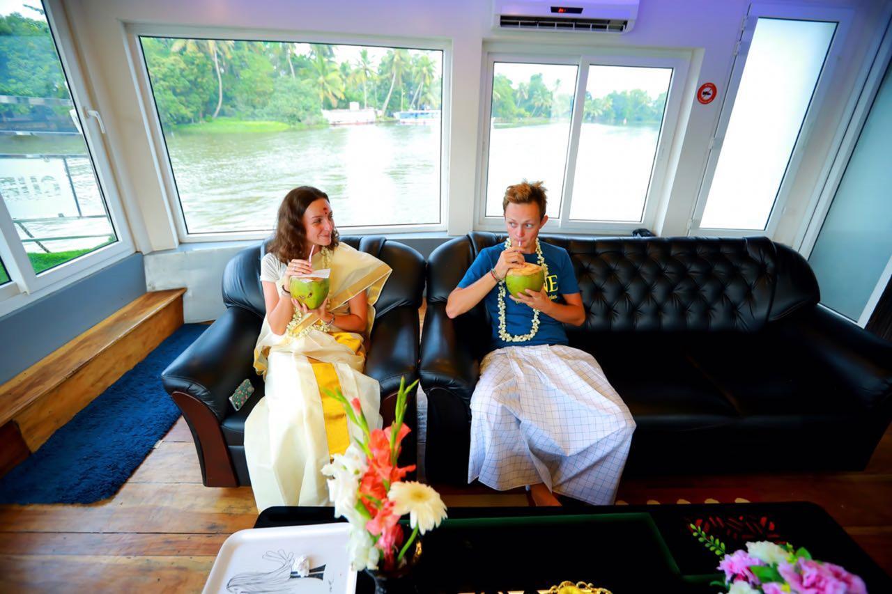 Indiavacationz Houseboats Hotel Alappuzha Ngoại thất bức ảnh