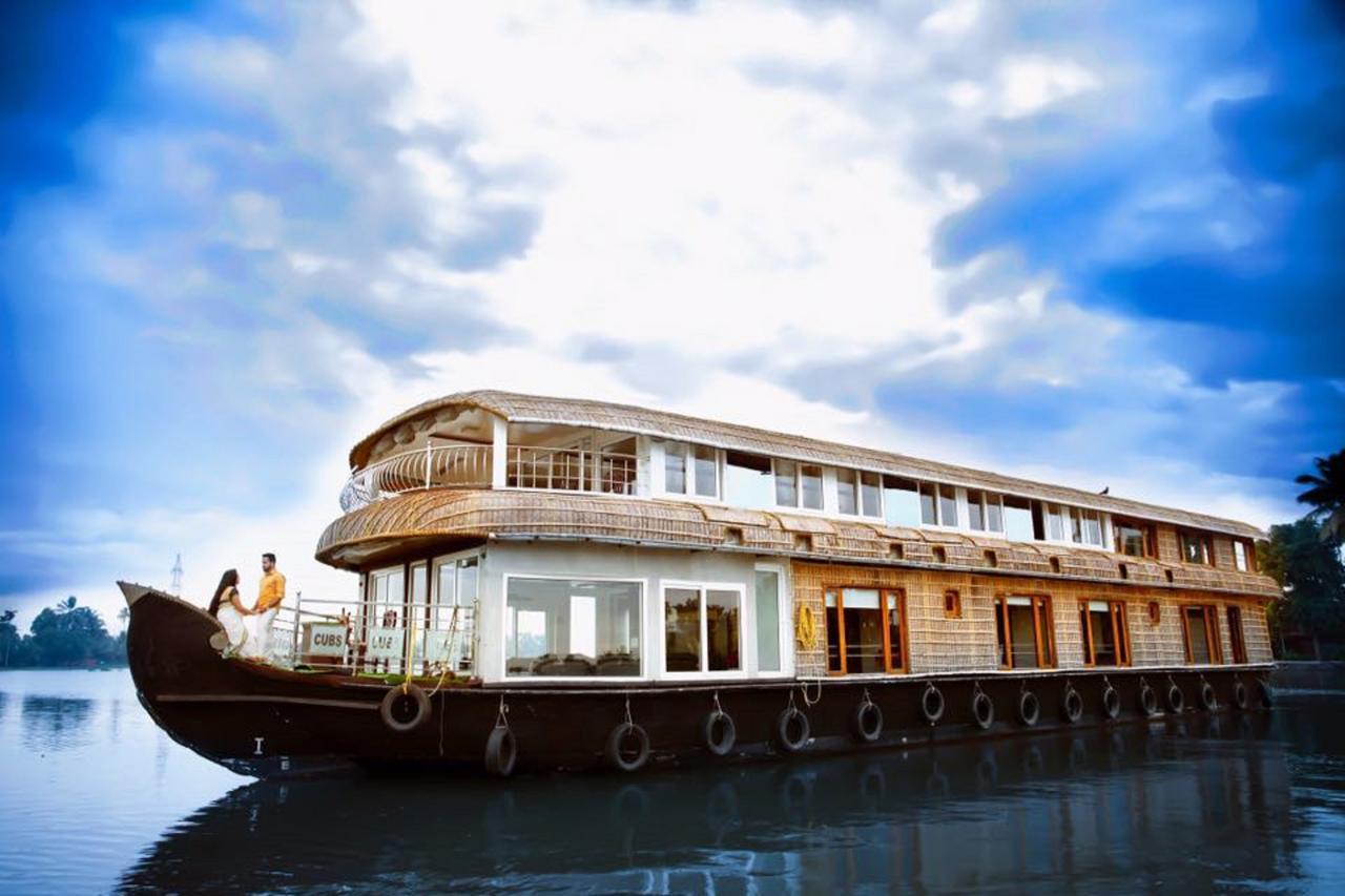 Indiavacationz Houseboats Hotel Alappuzha Ngoại thất bức ảnh